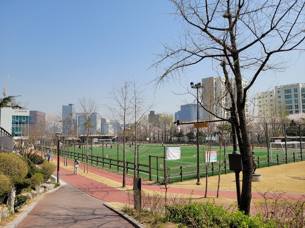 不容质疑 不容质疑