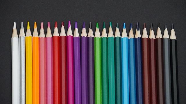 他将目光投 他将目光投